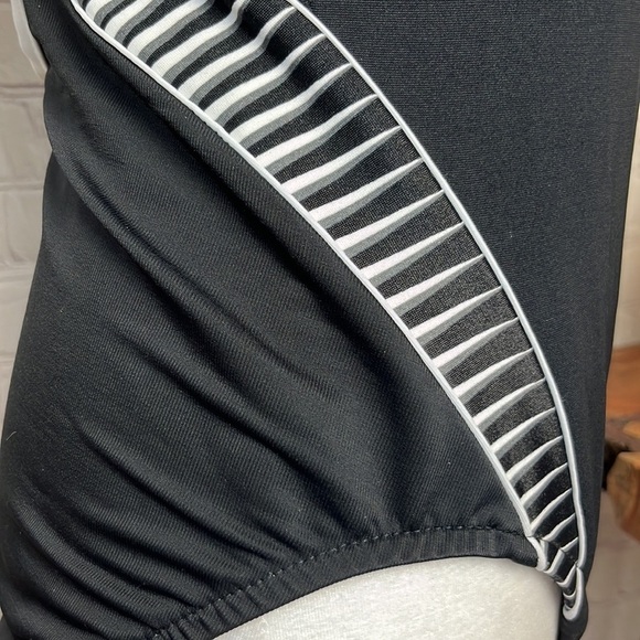 Miraclesuit One Piece Swimsuit in Black and White Racerback - Picture 3 of 14